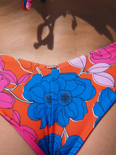 Load image into Gallery viewer, Flower Power Fiji Bottom