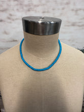Load image into Gallery viewer, Chip Shell necklace