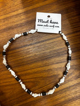 Load image into Gallery viewer, Shell &amp; Beads Necklace
