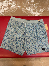 Load image into Gallery viewer, Unpland board shorts
