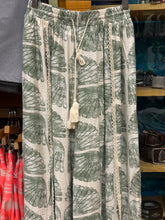 Load image into Gallery viewer, Shell Print Slit pants
